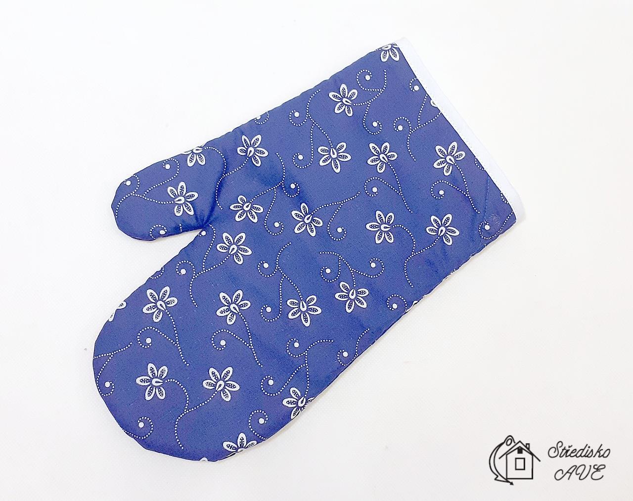 Chňapka rukavice - vzor modrotisk bílý květ