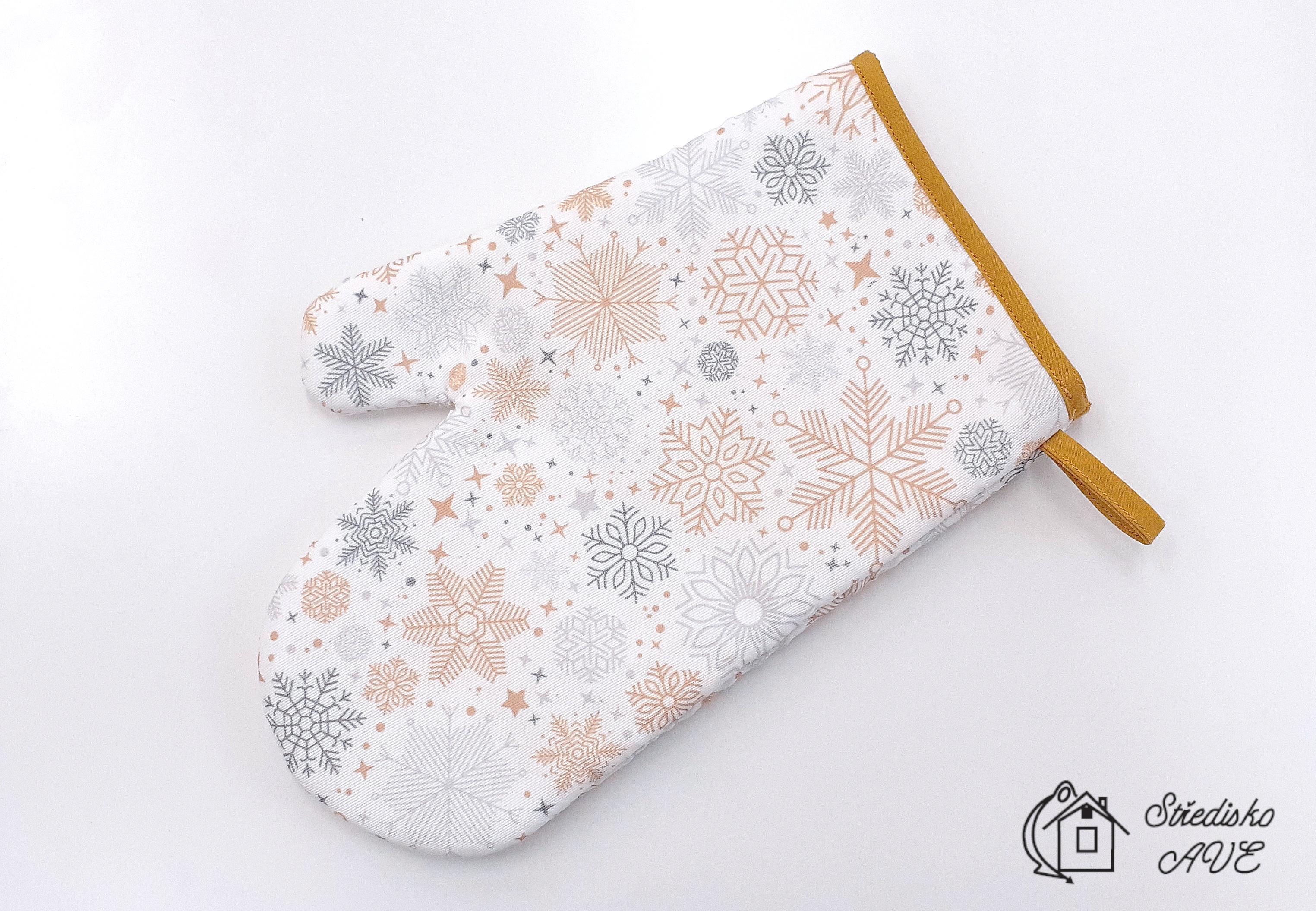 Chňapka rukavice vánoční - okrové a šedé vločky na bílé